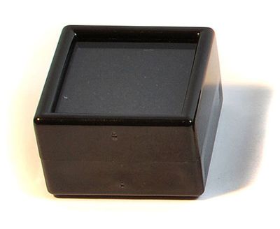 Glass lidded box 28 x 28 x 19 mm / black